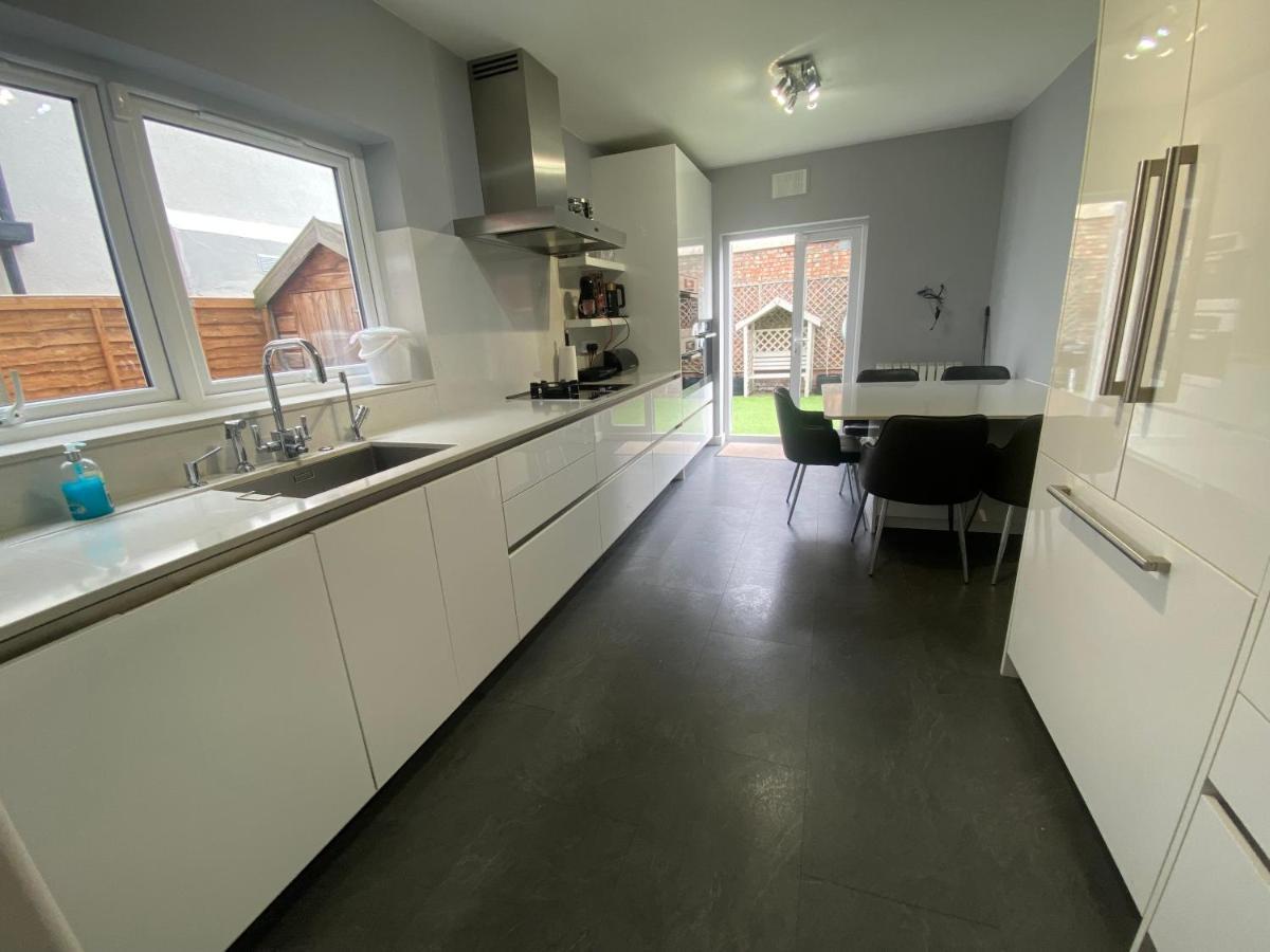 Private Rooms In Excellent Family House ,Zone 2 Londen Buitenkant foto