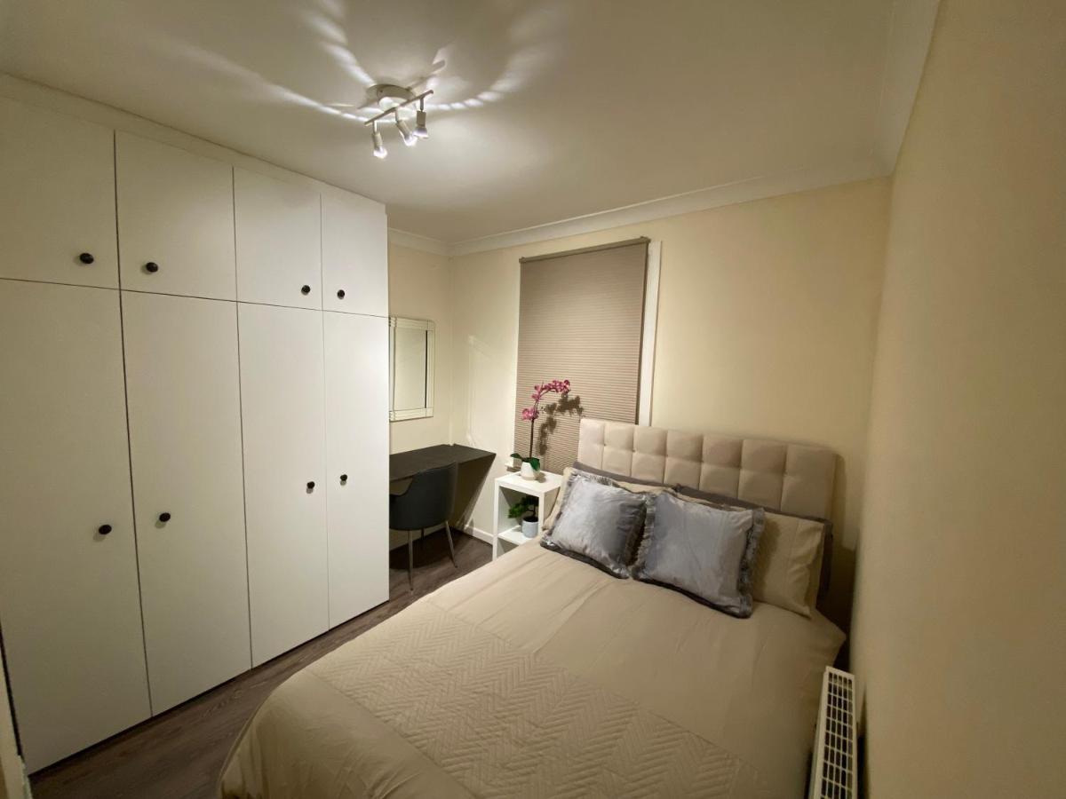 Private Rooms In Excellent Family House ,Zone 2 Londen Buitenkant foto