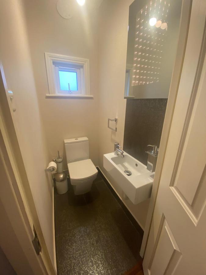 Private Rooms In Excellent Family House ,Zone 2 Londen Buitenkant foto